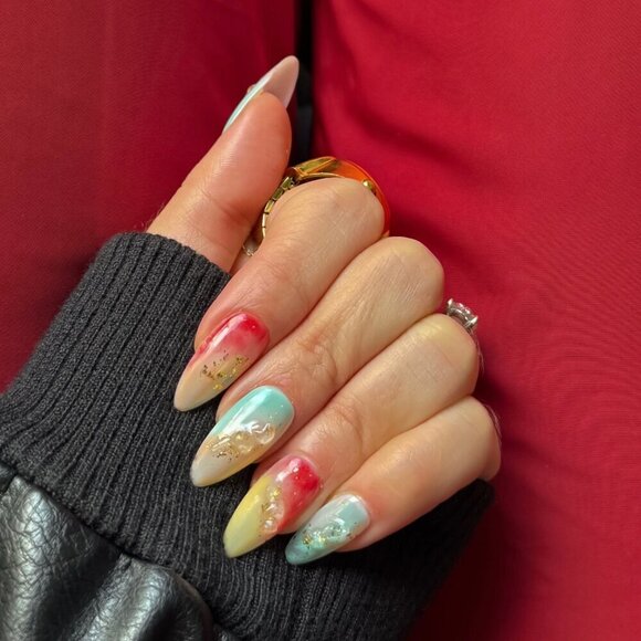 tipsy Handmade Press On Nails | Almond Medium | Abstract Art | Golden Hour Glow - Picture 11 of 14